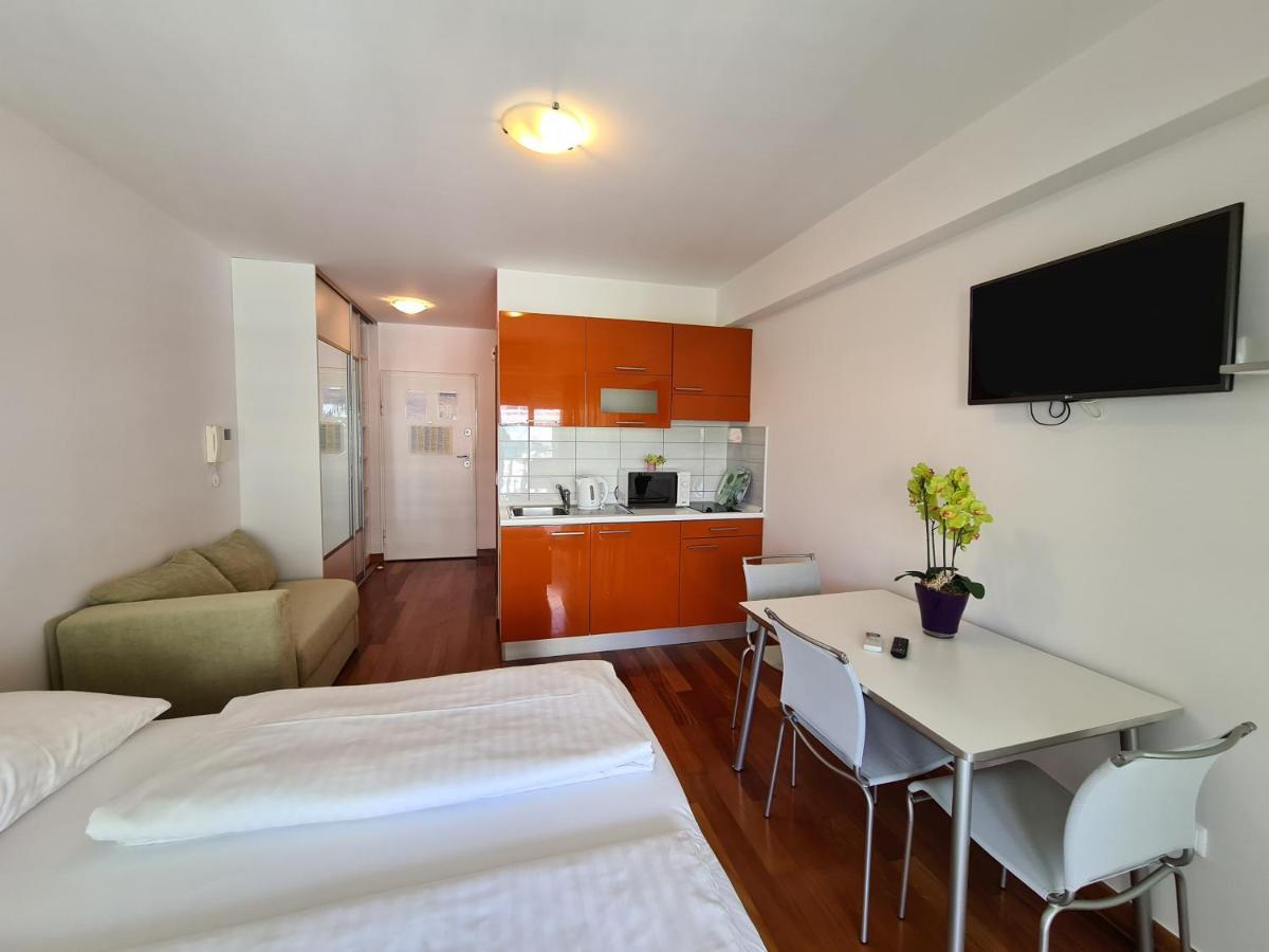 Apartments Veronika Makarska Ngoại thất bức ảnh