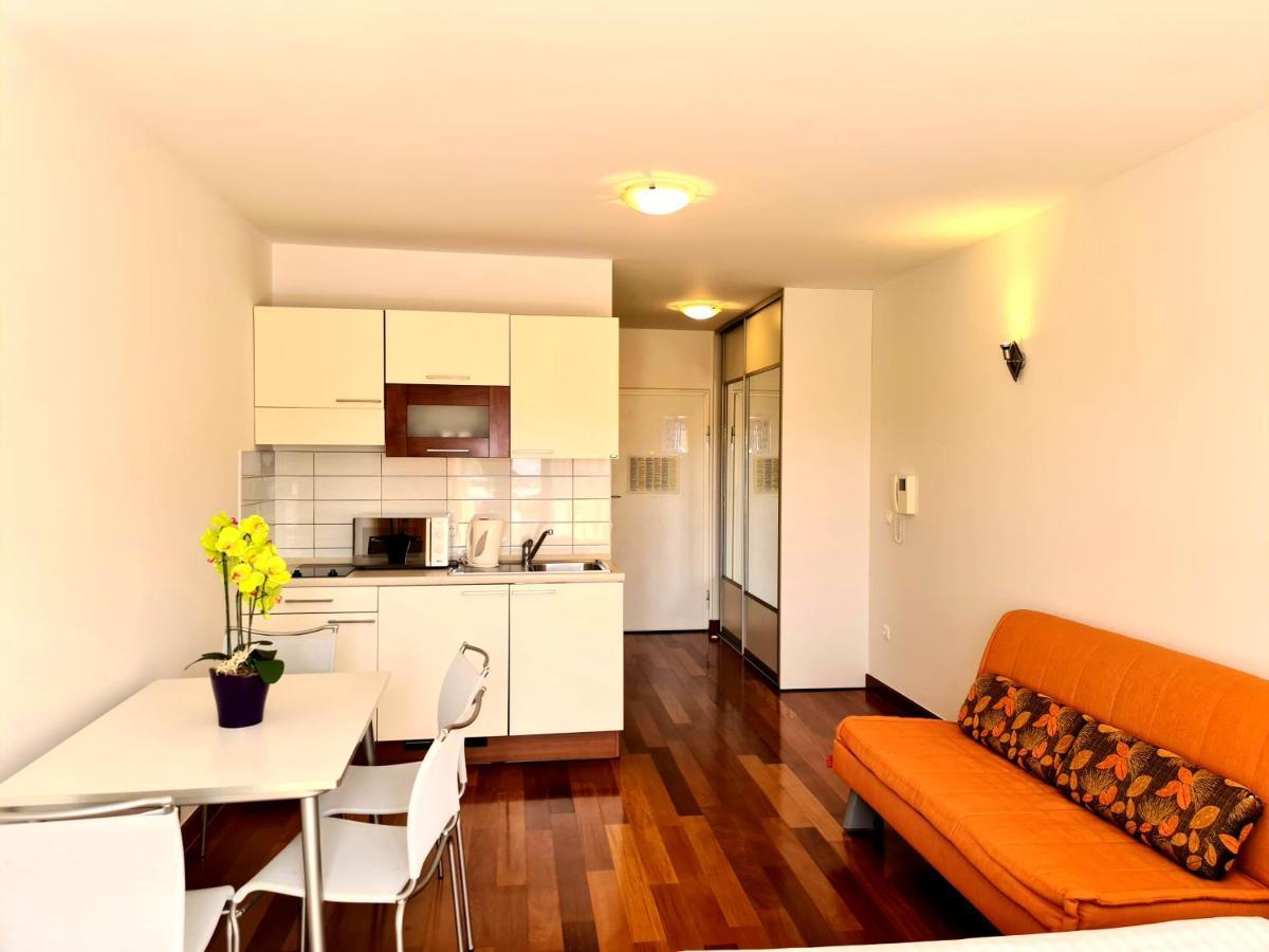 Apartments Veronika Makarska Ngoại thất bức ảnh